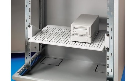 מדף למארז 19 אינץ SCHROFF